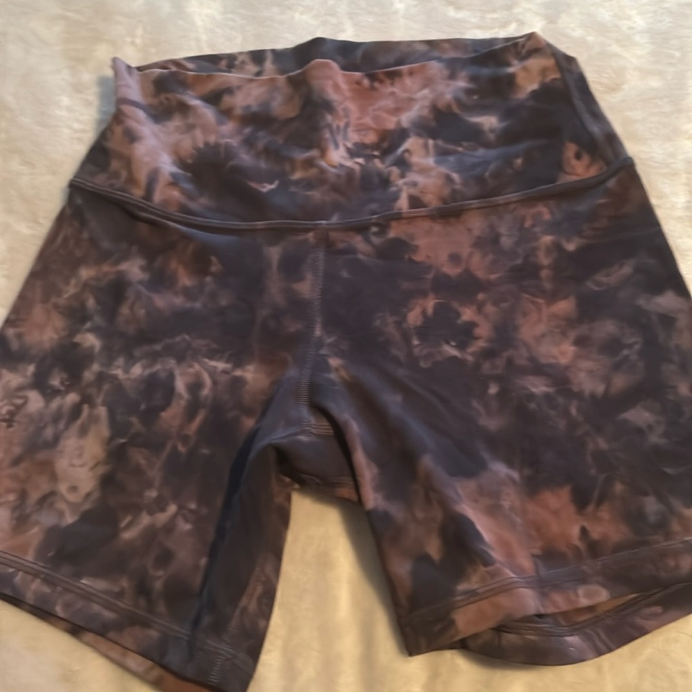 Lululemon bike short